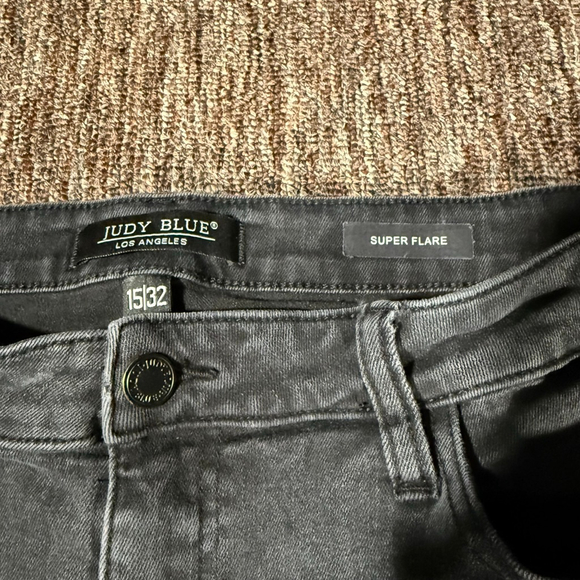 Judy Blue Super Flare Jeans Black Wash Distressed Hem Bell Bottom 15/32 - Picture 4 of 9